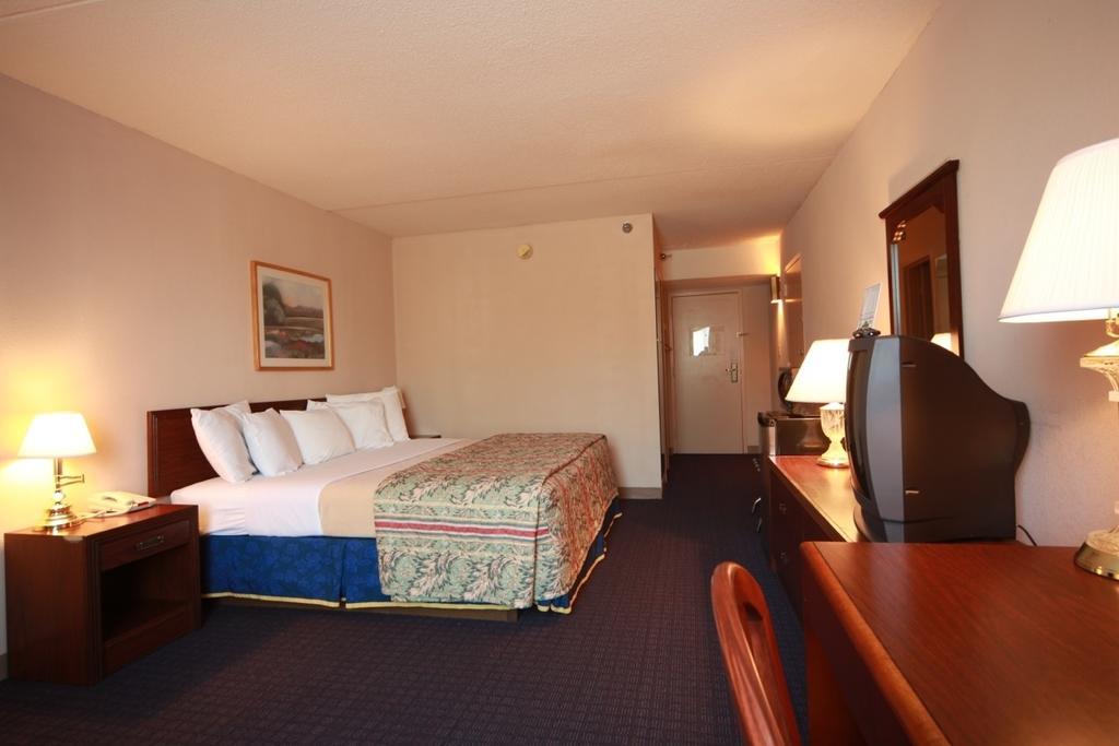 Boarders Inn And Suites - Marion Camera foto