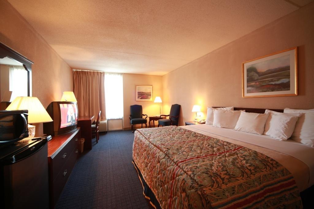 Boarders Inn And Suites - Marion Esterno foto