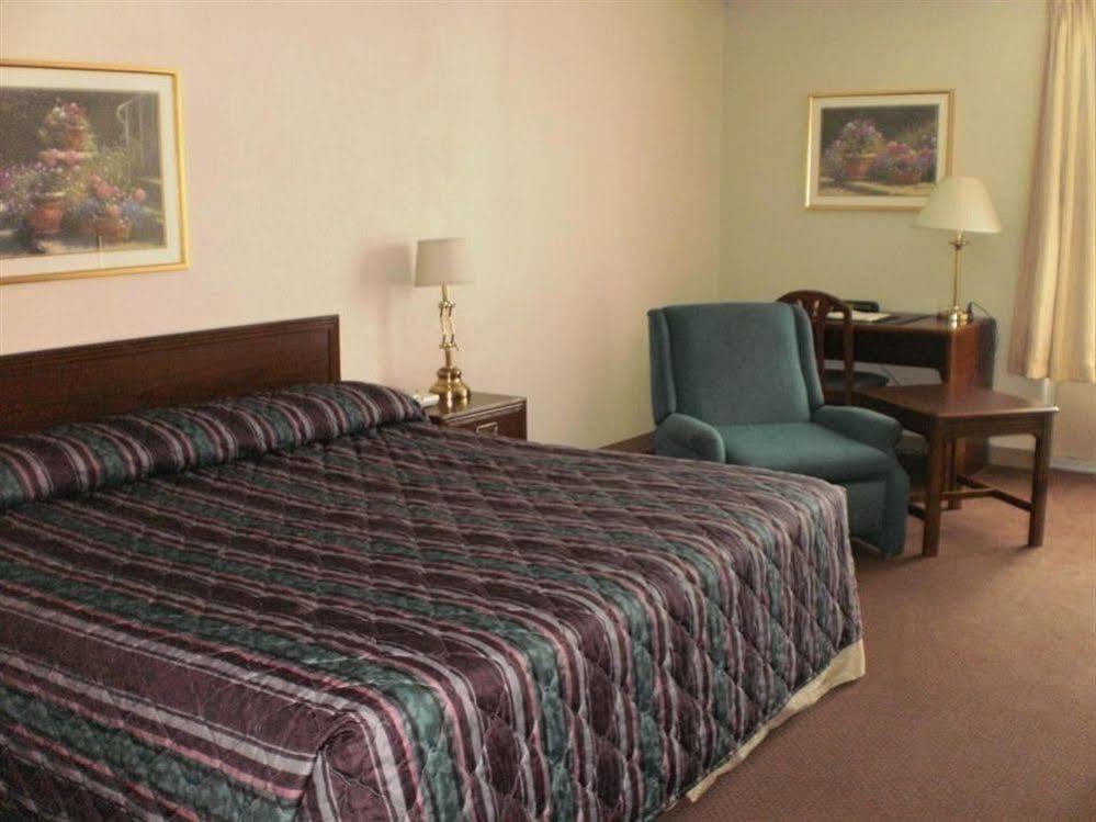 Boarders Inn And Suites - Marion Esterno foto